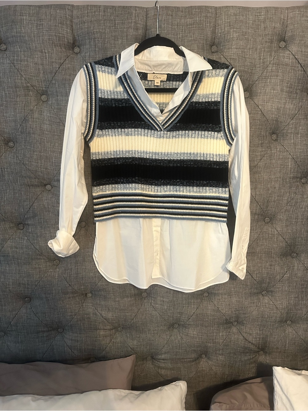 Elan Striped V-Neck Knit Vest in Black, White & Gray NWOT